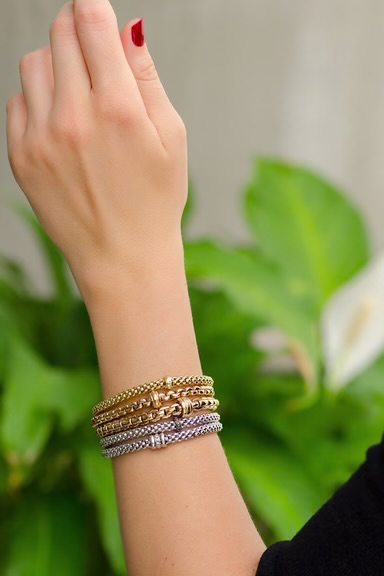 A Girl's Guide to Her First Luxury Jewelry Purchase: Picking the Perfect Piece